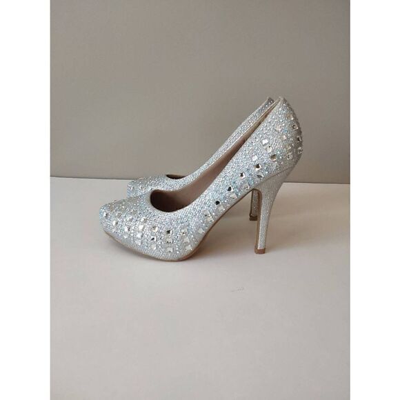 Delicacy Studded Pumps Silver Sz 7 1/2 4 inch heel - Picture 2 of 10